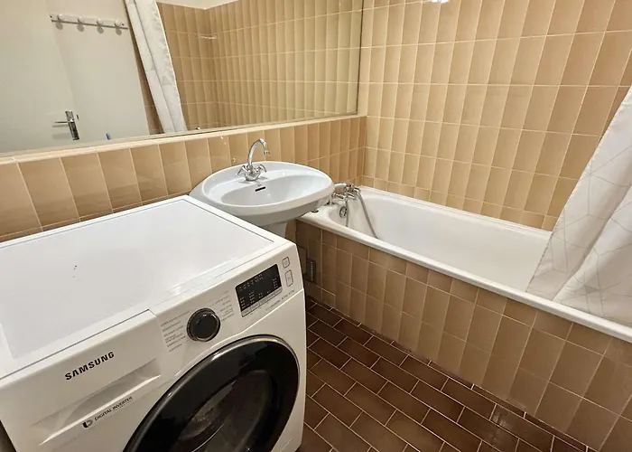 Avec Piscine Chauffee, Tennis & Balcon - 4 Couchages A - Fr-1-597-14 Megève